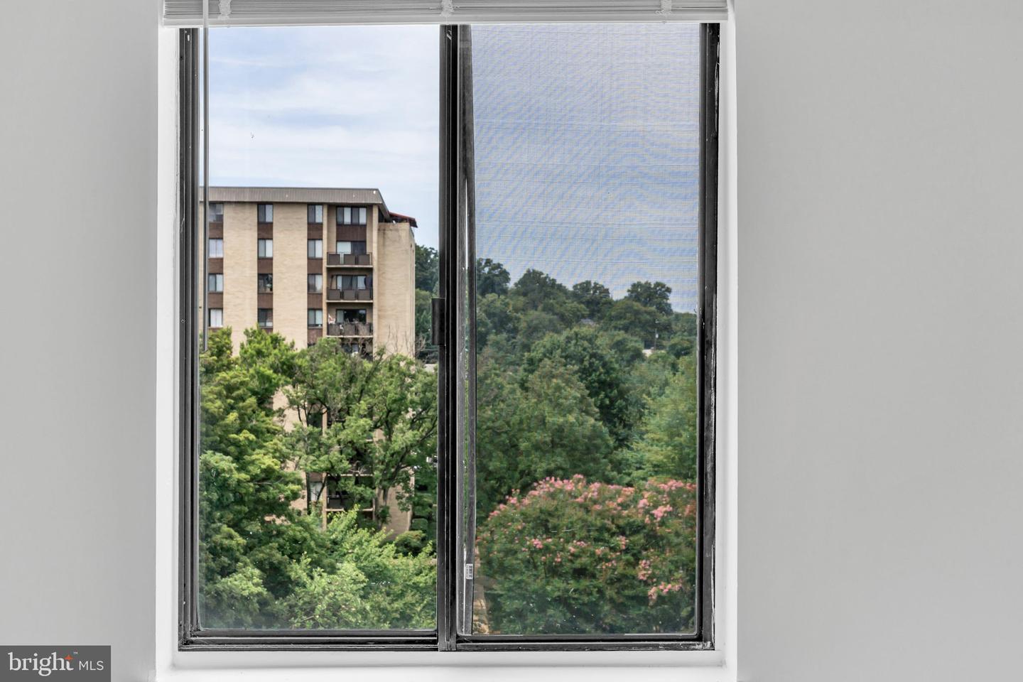 3100 S MANCHESTER ST #827, FALLS CHURCH, Virginia 22044, 2 Bedrooms Bedrooms, ,1 BathroomBathrooms,Residential,For sale,3100 S MANCHESTER ST #827,VAFX2251732 MLS # VAFX2251732