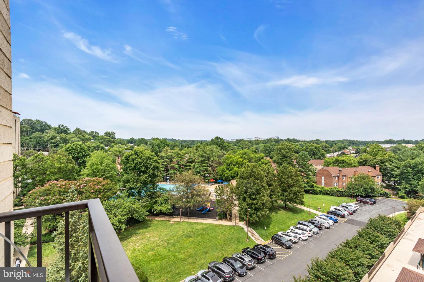 3100 S MANCHESTER ST #827, FALLS CHURCH, Virginia 22044, 2 Bedrooms Bedrooms, ,1 BathroomBathrooms,Residential,For sale,3100 S MANCHESTER ST #827,VAFX2251732 MLS # VAFX2251732
