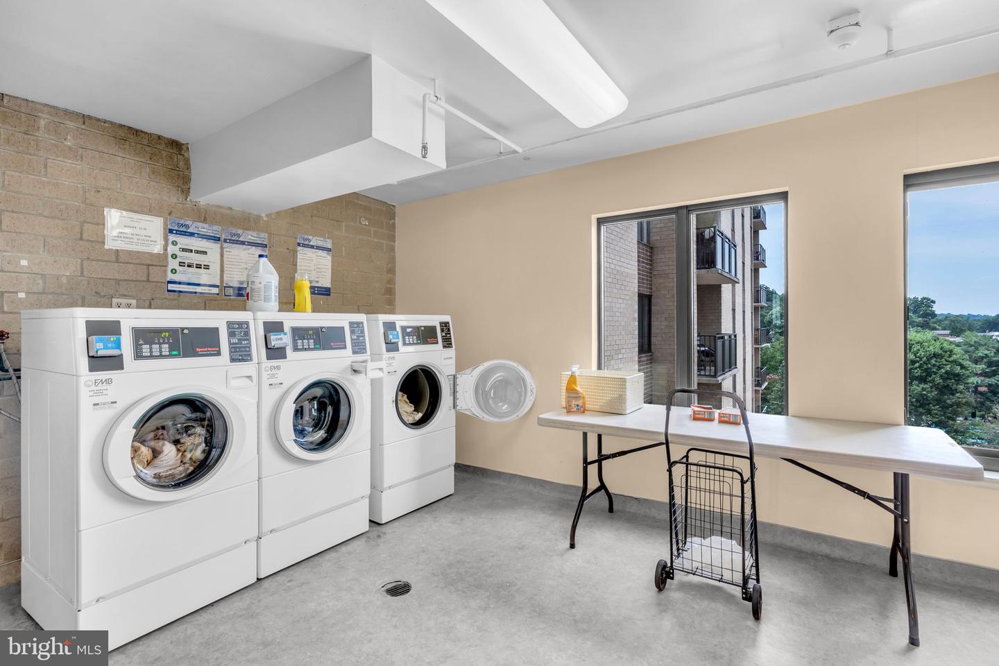 3100 S MANCHESTER ST #827, FALLS CHURCH, Virginia 22044, 2 Bedrooms Bedrooms, ,1 BathroomBathrooms,Residential,For sale,3100 S MANCHESTER ST #827,VAFX2251732 MLS # VAFX2251732