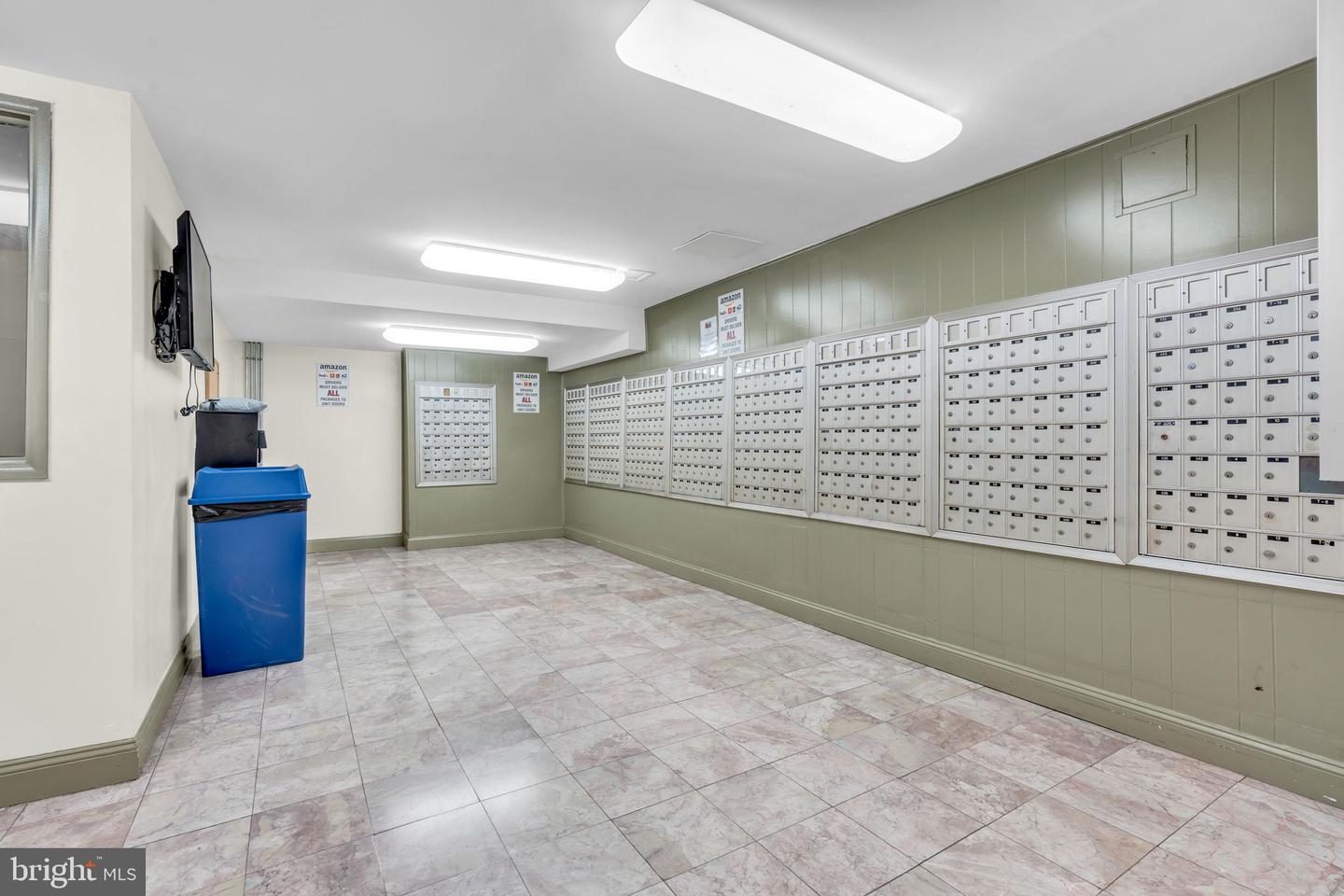 3100 S MANCHESTER ST #827, FALLS CHURCH, Virginia 22044, 2 Bedrooms Bedrooms, ,1 BathroomBathrooms,Residential,For sale,3100 S MANCHESTER ST #827,VAFX2251732 MLS # VAFX2251732