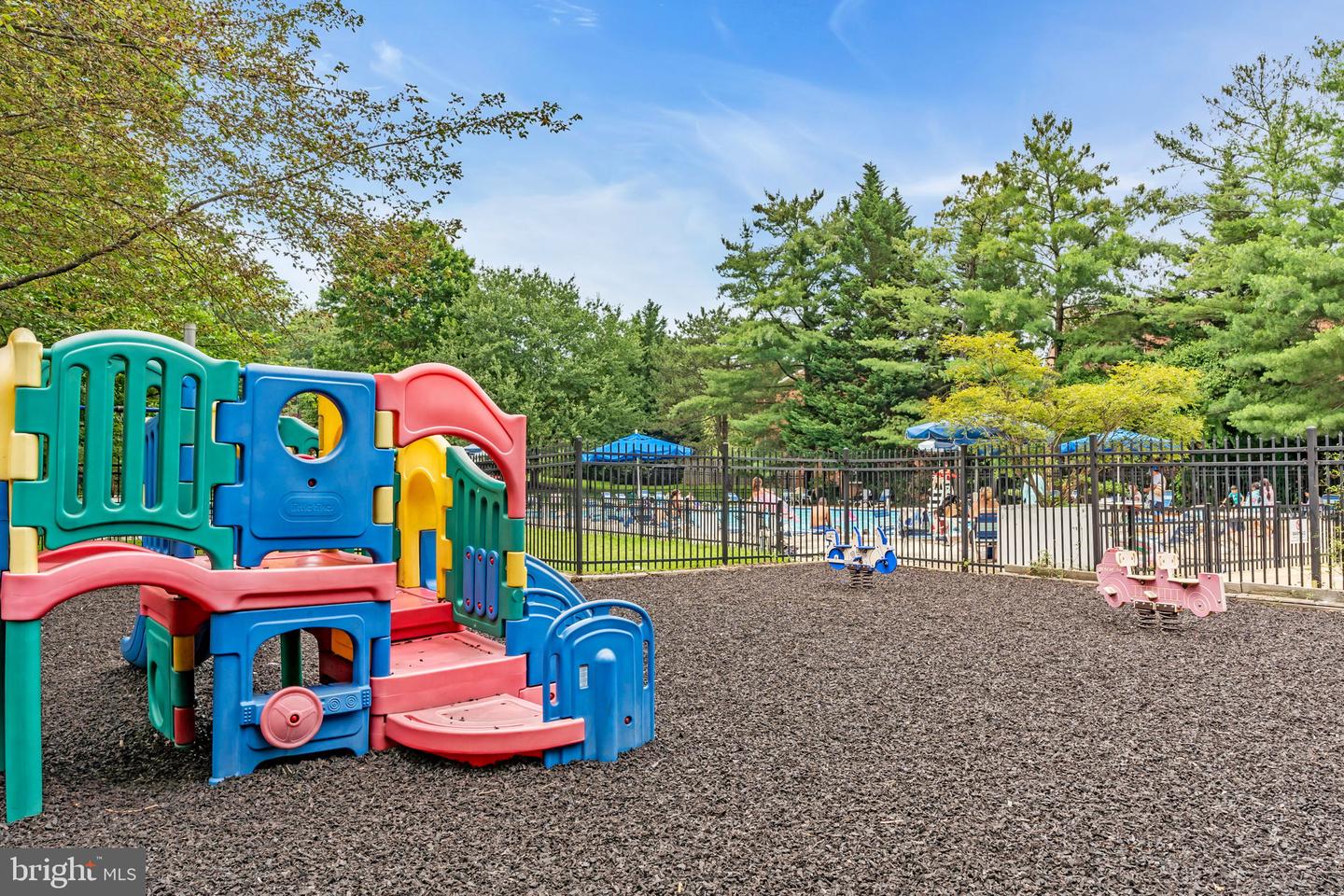 3100 S MANCHESTER ST #827, FALLS CHURCH, Virginia 22044, 2 Bedrooms Bedrooms, ,1 BathroomBathrooms,Residential,For sale,3100 S MANCHESTER ST #827,VAFX2251732 MLS # VAFX2251732
