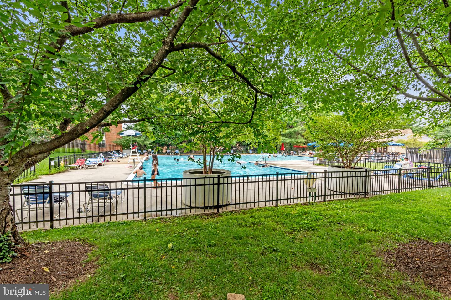 3100 S MANCHESTER ST #827, FALLS CHURCH, Virginia 22044, 2 Bedrooms Bedrooms, ,1 BathroomBathrooms,Residential,For sale,3100 S MANCHESTER ST #827,VAFX2251732 MLS # VAFX2251732