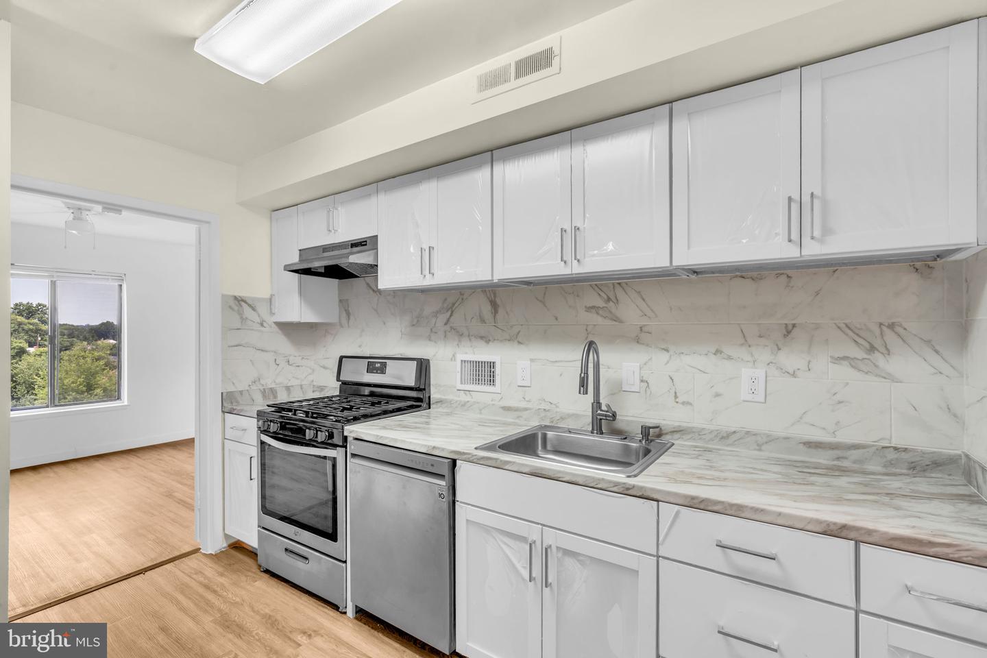 3100 S MANCHESTER ST #827, FALLS CHURCH, Virginia 22044, 2 Bedrooms Bedrooms, ,1 BathroomBathrooms,Residential,For sale,3100 S MANCHESTER ST #827,VAFX2251732 MLS # VAFX2251732