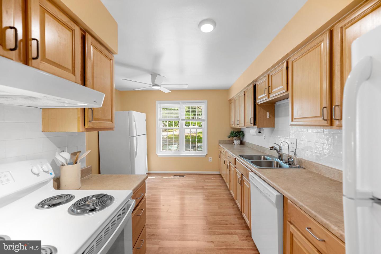 10110 SASSAFRAS WOODS CT, BURKE, Virginia 22015, 4 Bedrooms Bedrooms, ,3 BathroomsBathrooms,Residential,For sale,10110 SASSAFRAS WOODS CT,VAFX2252396 MLS # VAFX2252396