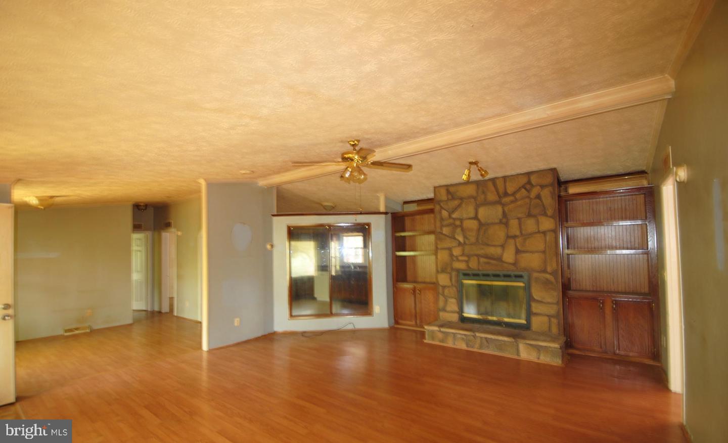 125 WHISPERING KNOLLS DR, WINCHESTER, Virginia 22603, 3 Bedrooms Bedrooms, ,2 BathroomsBathrooms,Residential,For sale,125 WHISPERING KNOLLS DR,VAFV2035146 MLS # VAFV2035146