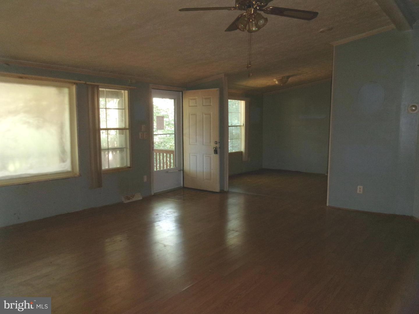 125 WHISPERING KNOLLS DR, WINCHESTER, Virginia 22603, 3 Bedrooms Bedrooms, ,2 BathroomsBathrooms,Residential,For sale,125 WHISPERING KNOLLS DR,VAFV2035146 MLS # VAFV2035146