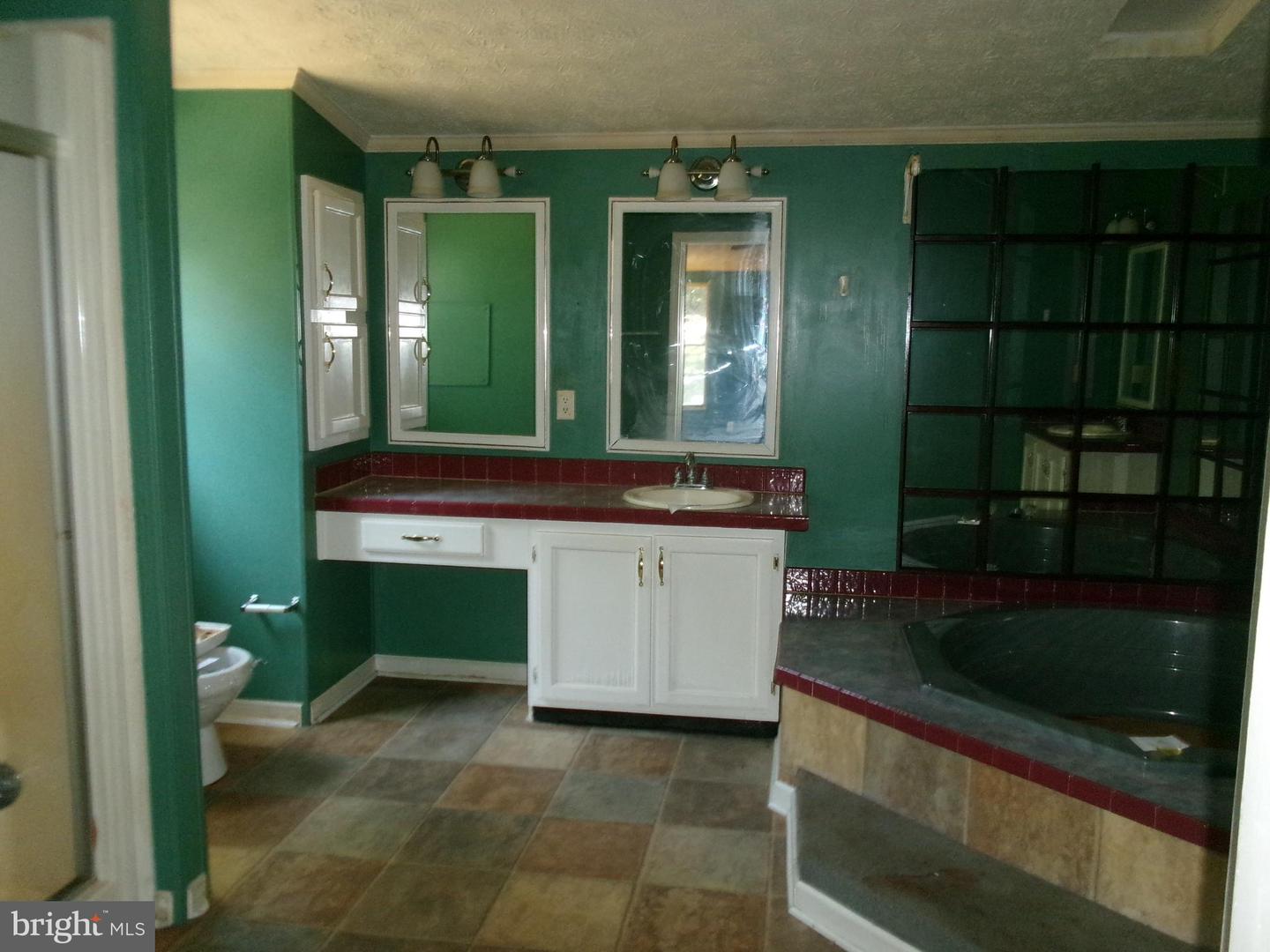 125 WHISPERING KNOLLS DR, WINCHESTER, Virginia 22603, 3 Bedrooms Bedrooms, ,2 BathroomsBathrooms,Residential,For sale,125 WHISPERING KNOLLS DR,VAFV2035146 MLS # VAFV2035146
