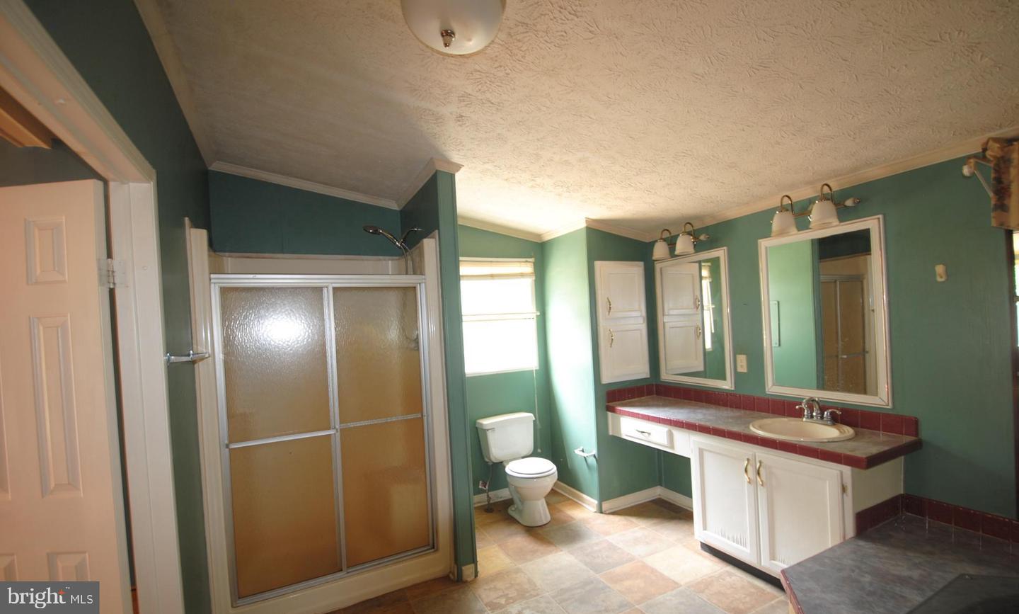 125 WHISPERING KNOLLS DR, WINCHESTER, Virginia 22603, 3 Bedrooms Bedrooms, ,2 BathroomsBathrooms,Residential,For sale,125 WHISPERING KNOLLS DR,VAFV2035146 MLS # VAFV2035146