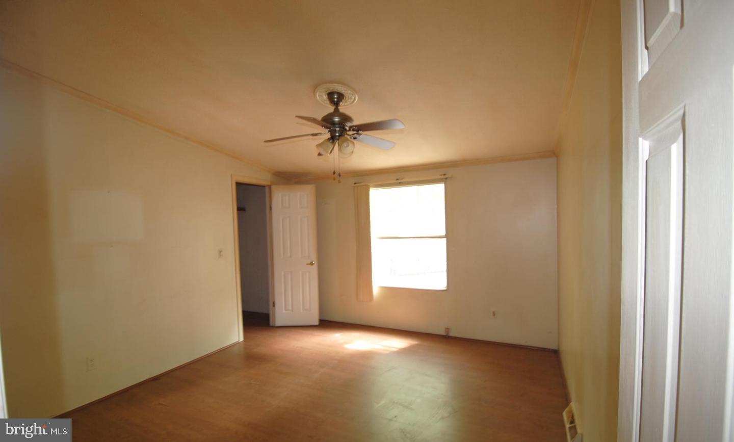 125 WHISPERING KNOLLS DR, WINCHESTER, Virginia 22603, 3 Bedrooms Bedrooms, ,2 BathroomsBathrooms,Residential,For sale,125 WHISPERING KNOLLS DR,VAFV2035146 MLS # VAFV2035146