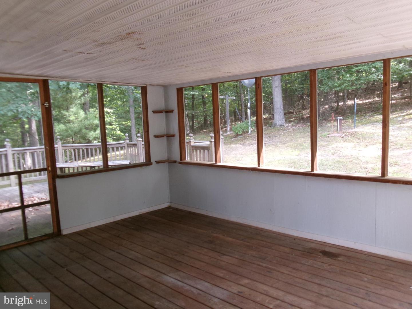 125 WHISPERING KNOLLS DR, WINCHESTER, Virginia 22603, 3 Bedrooms Bedrooms, ,2 BathroomsBathrooms,Residential,For sale,125 WHISPERING KNOLLS DR,VAFV2035146 MLS # VAFV2035146