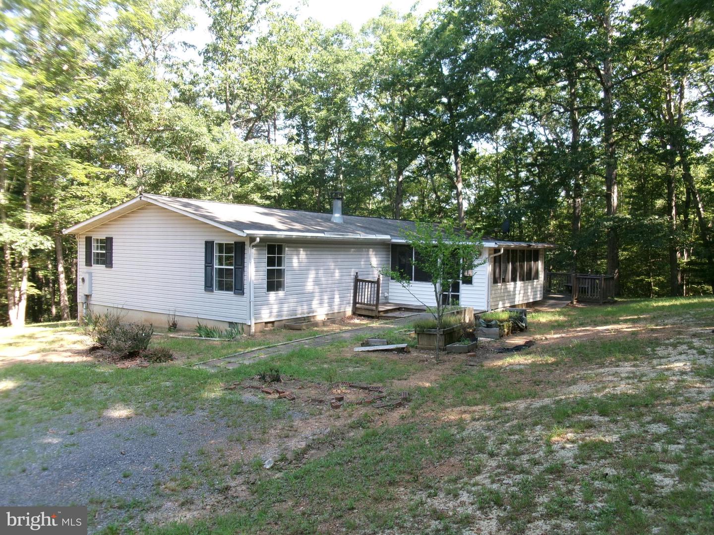 125 WHISPERING KNOLLS DR, WINCHESTER, Virginia 22603, 3 Bedrooms Bedrooms, ,2 BathroomsBathrooms,Residential,For sale,125 WHISPERING KNOLLS DR,VAFV2035146 MLS # VAFV2035146