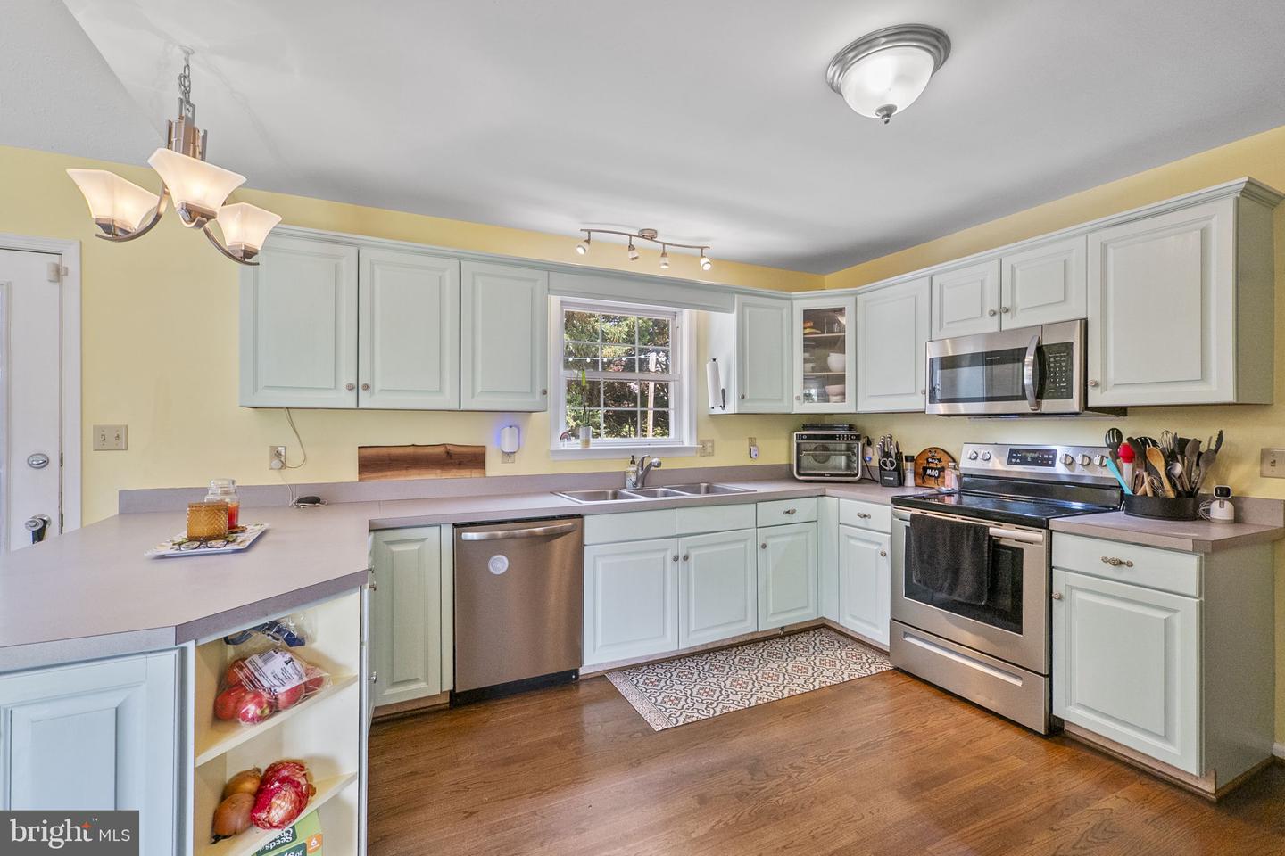 131 ASBURY RD, WINCHESTER, Virginia 22602, 4 Bedrooms Bedrooms, 12 Rooms Rooms,2 BathroomsBathrooms,Residential,For sale,131 ASBURY RD,VAFV2035148 MLS # VAFV2035148