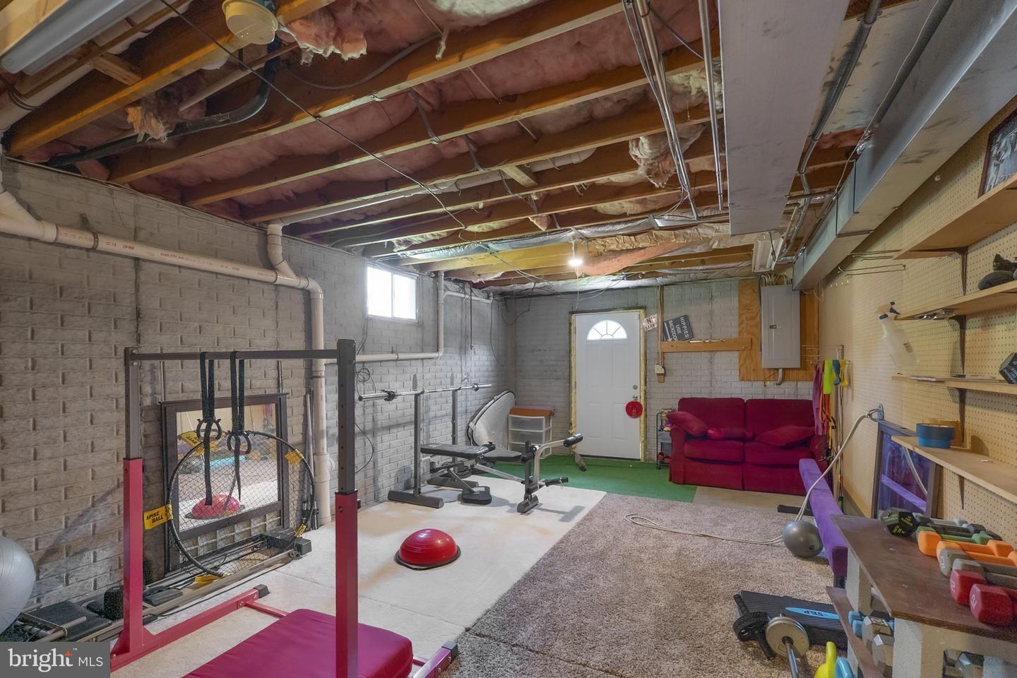 131 ASBURY RD, WINCHESTER, Virginia 22602, 4 Bedrooms Bedrooms, 12 Rooms Rooms,2 BathroomsBathrooms,Residential,For sale,131 ASBURY RD,VAFV2035148 MLS # VAFV2035148
