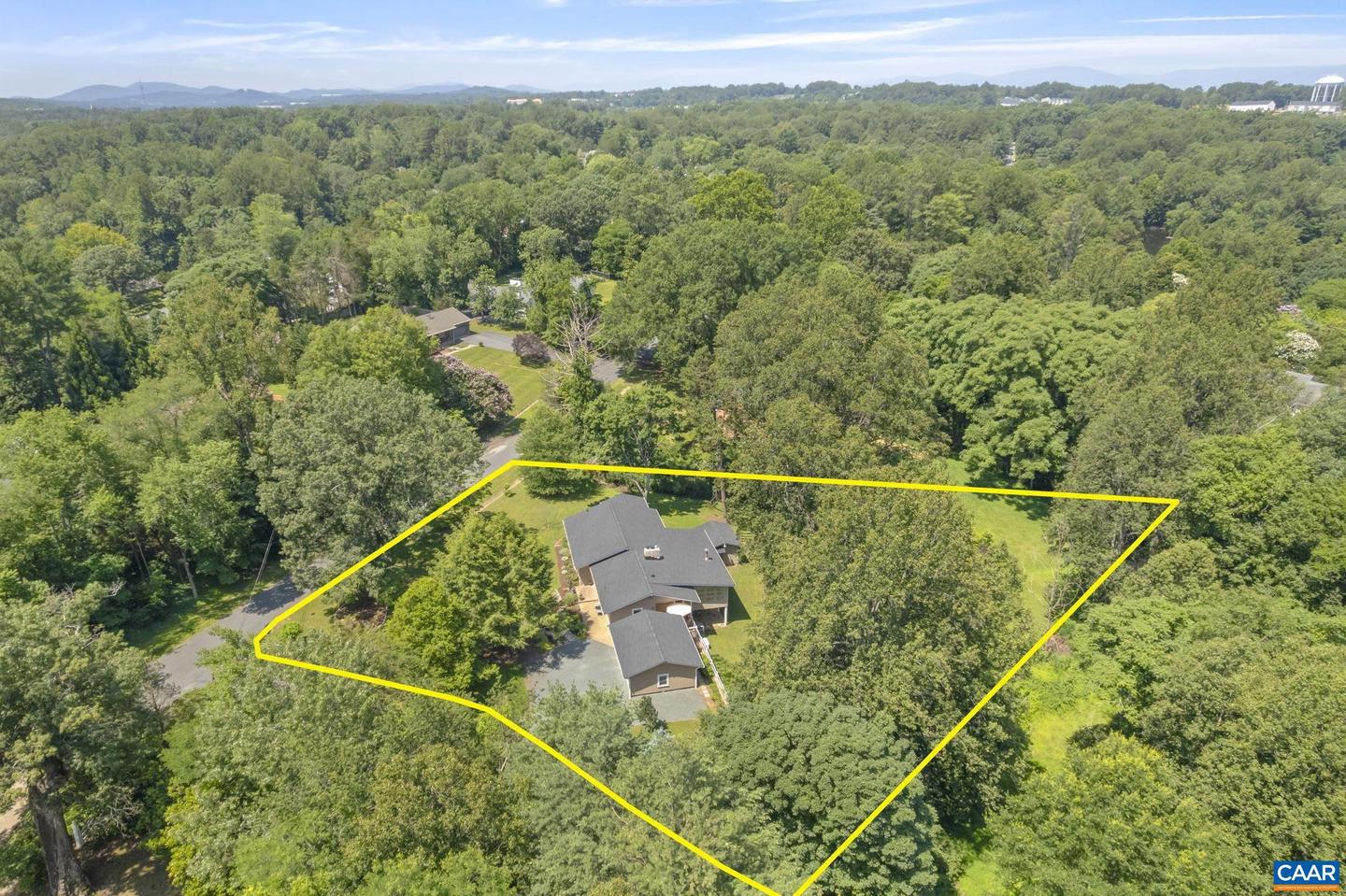 310 GLOUCESTER RD, CHARLOTTESVILLE, Virginia 22901, 4 Bedrooms Bedrooms, ,3 BathroomsBathrooms,Residential,For sale,310 GLOUCESTER RD,666174 MLS # 666174