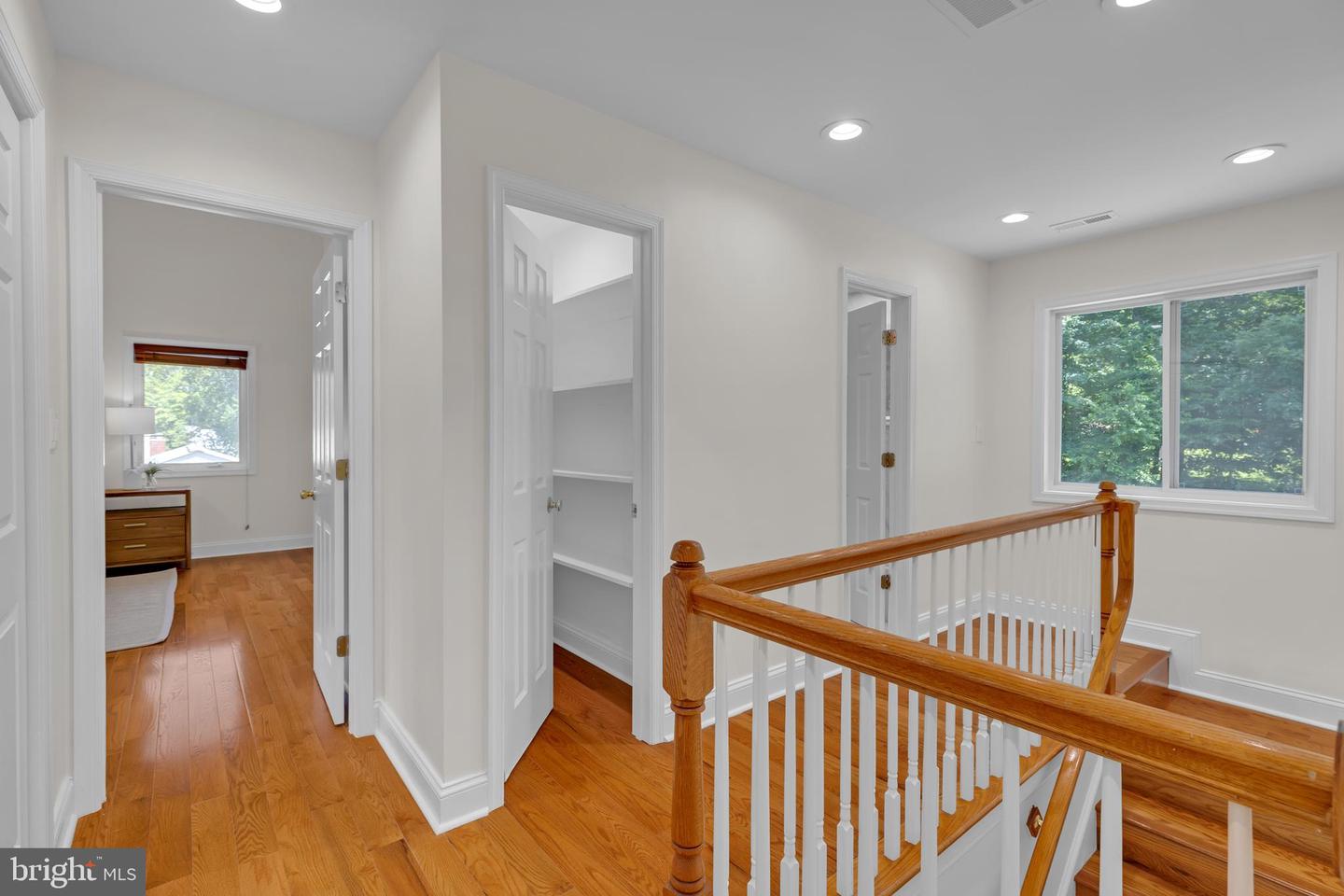 3805 CAROLYN AVE, FAIRFAX, Virginia 22031, 6 Bedrooms Bedrooms, ,5 BathroomsBathrooms,Residential,For sale,3805 CAROLYN AVE,VAFC2006544 MLS # VAFC2006544