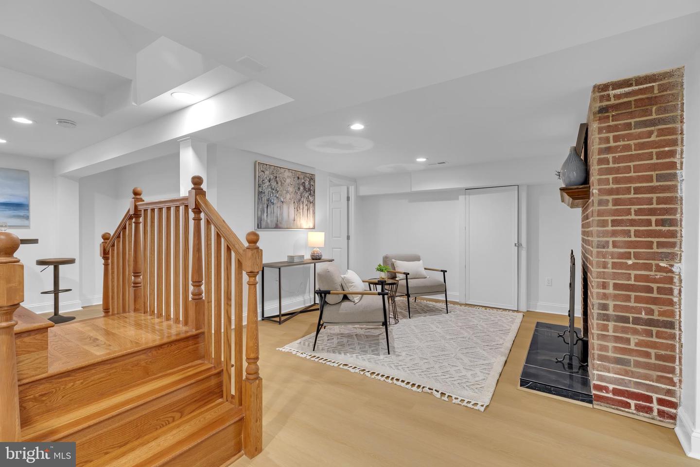 3805 CAROLYN AVE, FAIRFAX, Virginia 22031, 6 Bedrooms Bedrooms, ,5 BathroomsBathrooms,Residential,For sale,3805 CAROLYN AVE,VAFC2006544 MLS # VAFC2006544