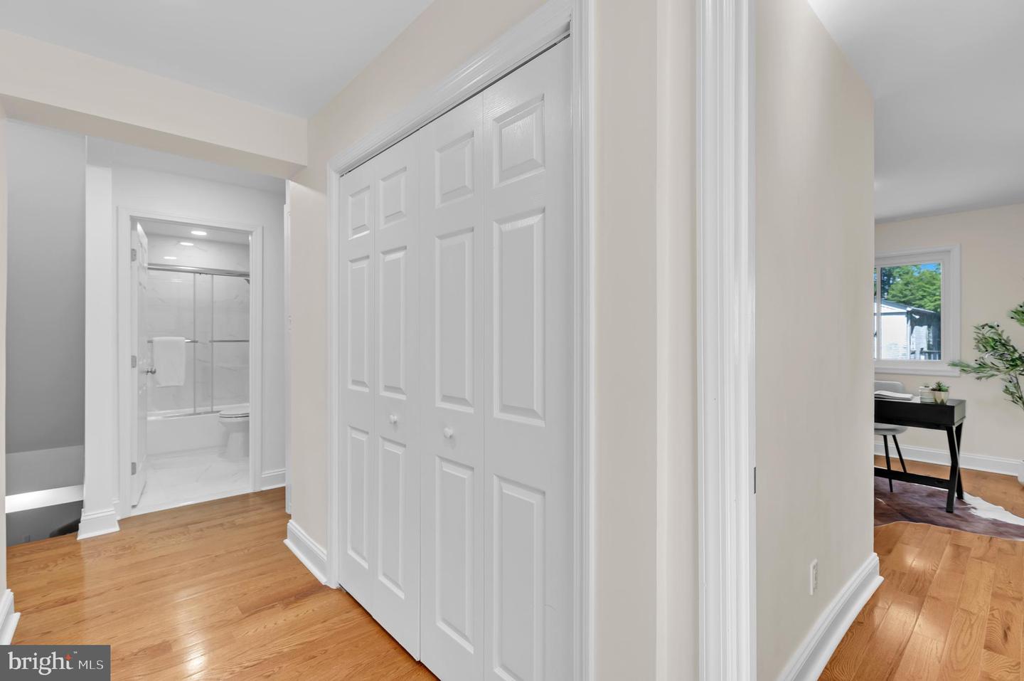 3805 CAROLYN AVE, FAIRFAX, Virginia 22031, 6 Bedrooms Bedrooms, ,5 BathroomsBathrooms,Residential,For sale,3805 CAROLYN AVE,VAFC2006544 MLS # VAFC2006544