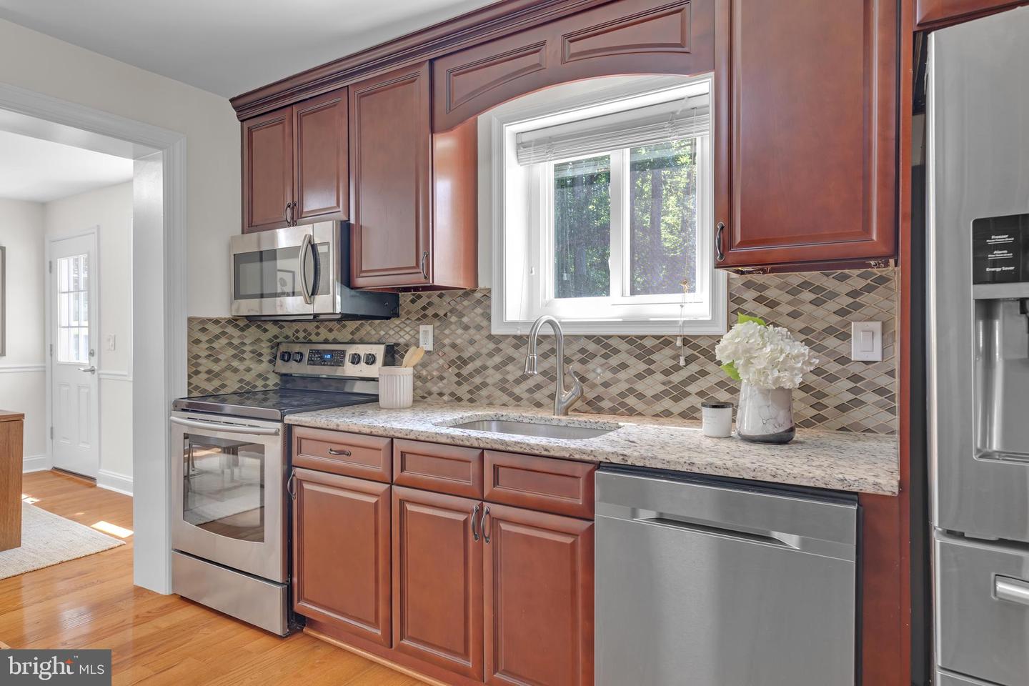 3805 CAROLYN AVE, FAIRFAX, Virginia 22031, 6 Bedrooms Bedrooms, ,5 BathroomsBathrooms,Residential,For sale,3805 CAROLYN AVE,VAFC2006544 MLS # VAFC2006544