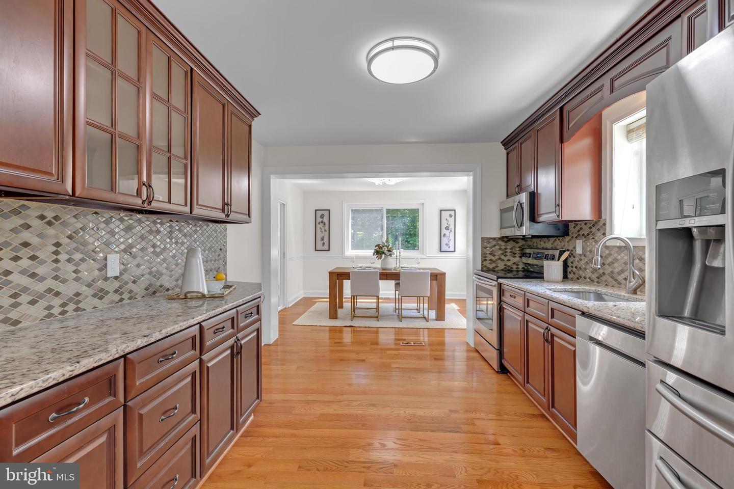 3805 CAROLYN AVE, FAIRFAX, Virginia 22031, 6 Bedrooms Bedrooms, ,5 BathroomsBathrooms,Residential,For sale,3805 CAROLYN AVE,VAFC2006544 MLS # VAFC2006544
