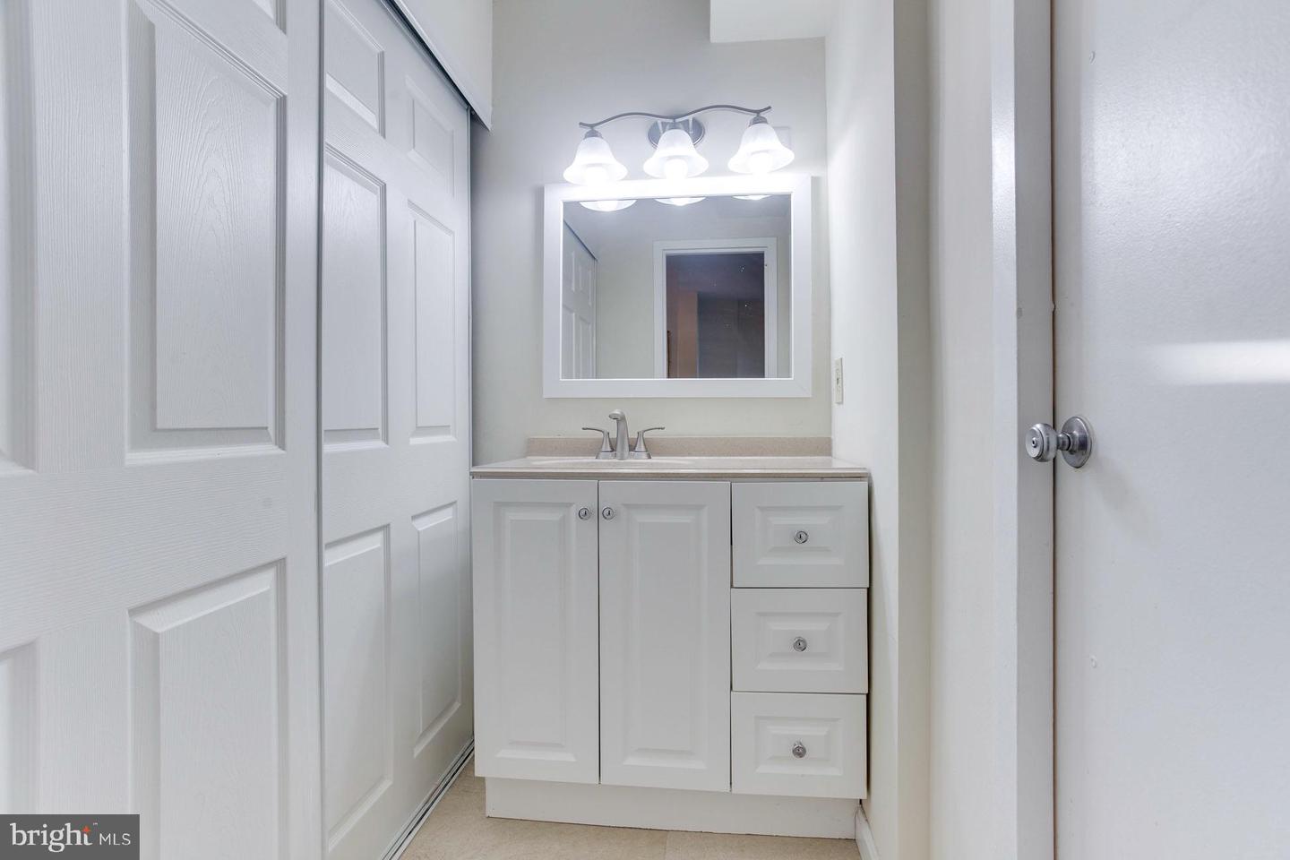 2500 N VAN DORN ST #415, ALEXANDRIA, Virginia 22302, ,1 BathroomBathrooms,Residential,For sale,2500 N VAN DORN ST #415,VAAX2046998 MLS # VAAX2046998