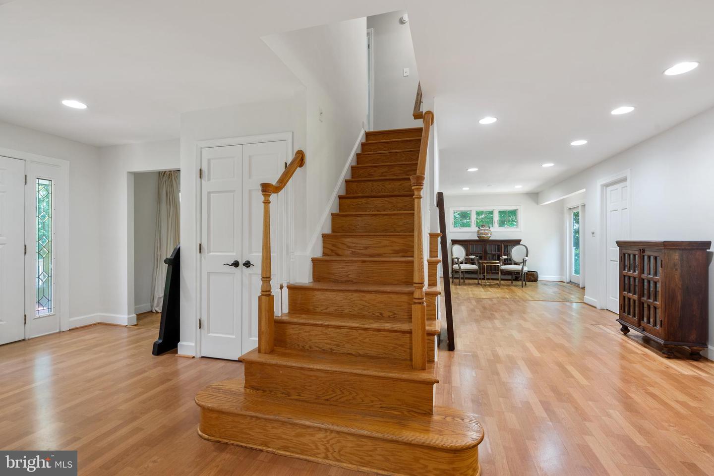 10418 ADEL RD, OAKTON, Virginia 22124, 4 Bedrooms Bedrooms, ,4 BathroomsBathrooms,Residential,For sale,10418 ADEL RD,VAFX2252430 MLS # VAFX2252430