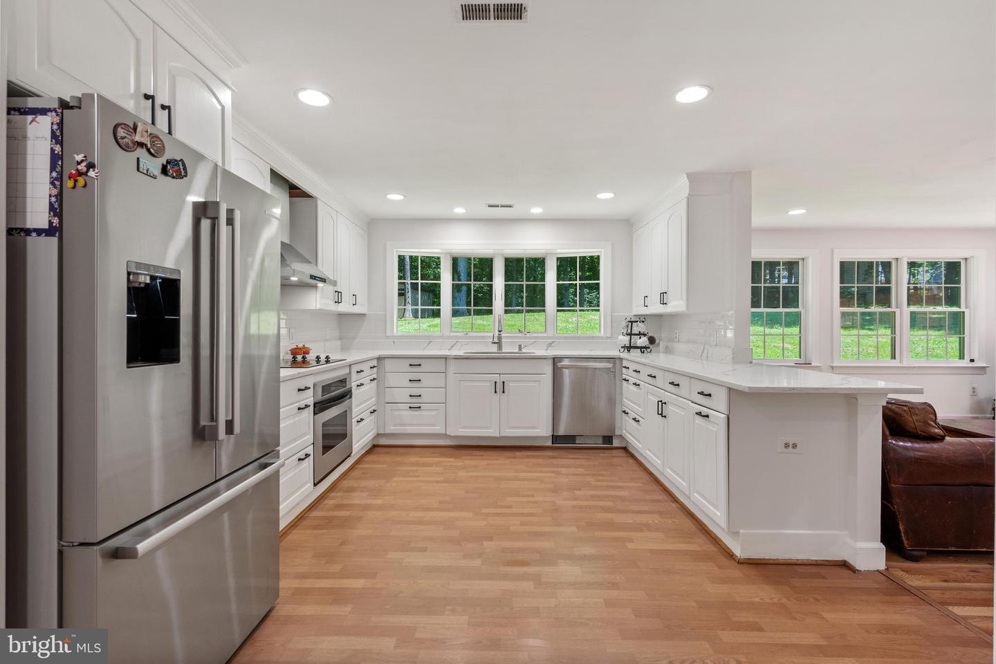 10418 ADEL RD, OAKTON, Virginia 22124, 4 Bedrooms Bedrooms, ,4 BathroomsBathrooms,Residential,For sale,10418 ADEL RD,VAFX2252430 MLS # VAFX2252430