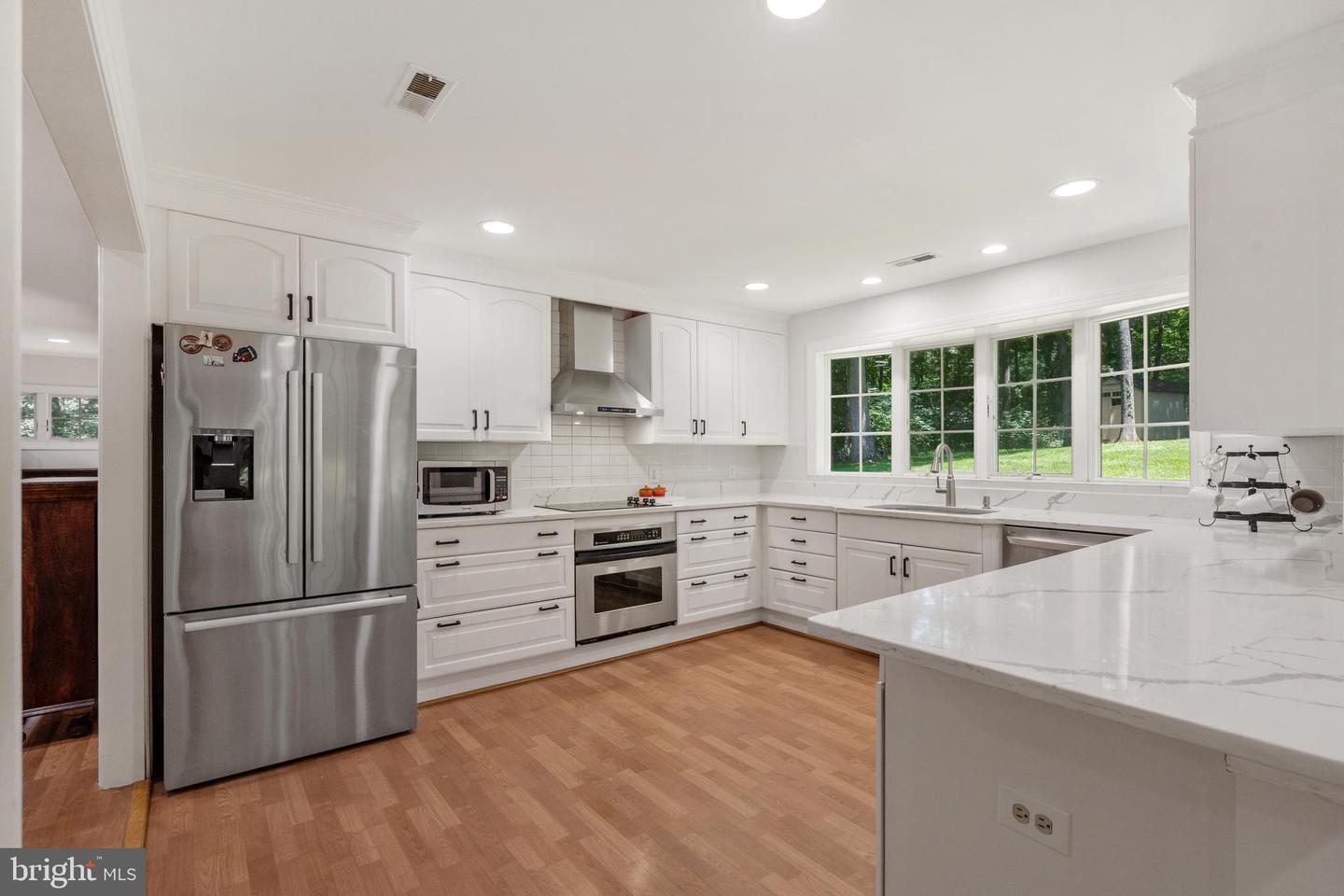 10418 ADEL RD, OAKTON, Virginia 22124, 4 Bedrooms Bedrooms, ,4 BathroomsBathrooms,Residential,For sale,10418 ADEL RD,VAFX2252430 MLS # VAFX2252430