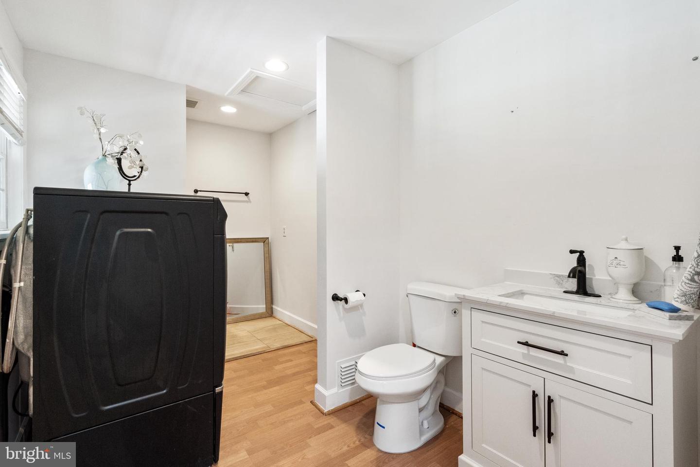 10418 ADEL RD, OAKTON, Virginia 22124, 4 Bedrooms Bedrooms, ,4 BathroomsBathrooms,Residential,For sale,10418 ADEL RD,VAFX2252430 MLS # VAFX2252430