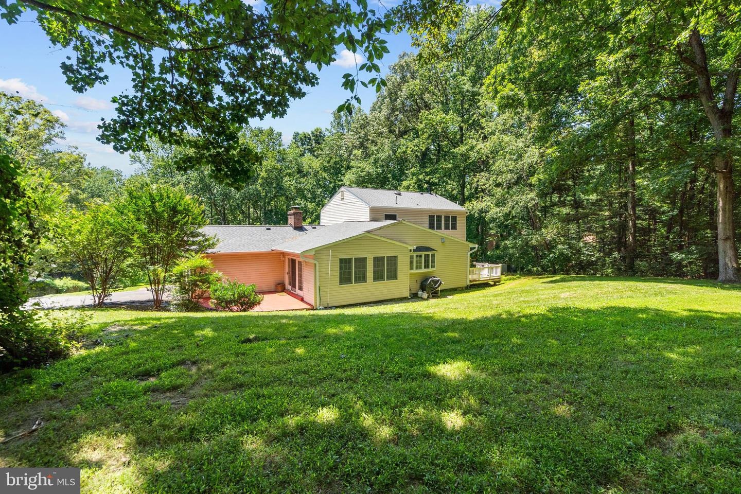 10418 ADEL RD, OAKTON, Virginia 22124, 4 Bedrooms Bedrooms, ,4 BathroomsBathrooms,Residential,For sale,10418 ADEL RD,VAFX2252430 MLS # VAFX2252430
