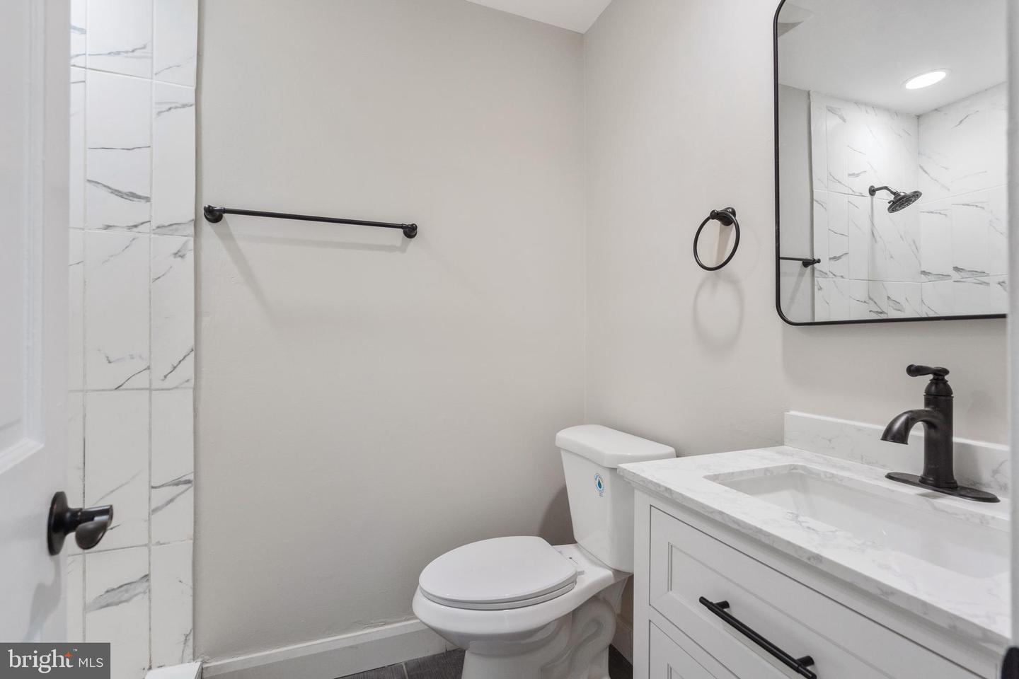 10418 ADEL RD, OAKTON, Virginia 22124, 4 Bedrooms Bedrooms, ,4 BathroomsBathrooms,Residential,For sale,10418 ADEL RD,VAFX2252430 MLS # VAFX2252430