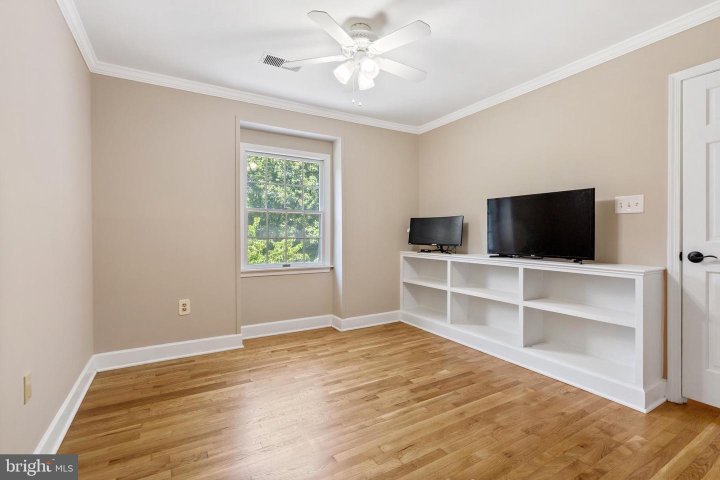 10418 ADEL RD, OAKTON, Virginia 22124, 4 Bedrooms Bedrooms, ,4 BathroomsBathrooms,Residential,For sale,10418 ADEL RD,VAFX2252430 MLS # VAFX2252430