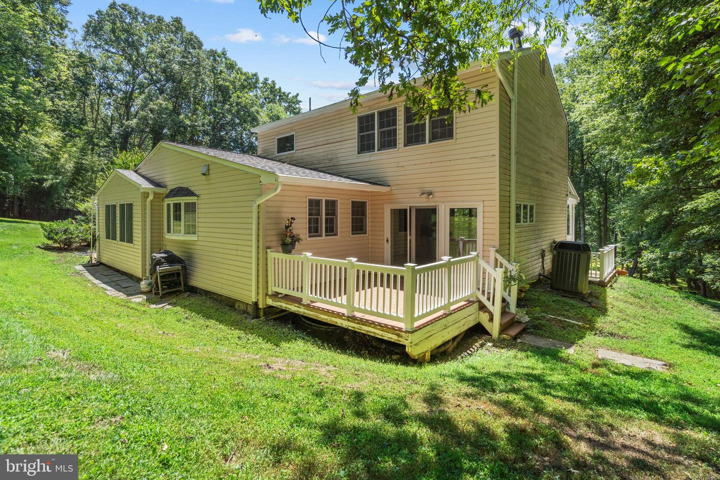 10418 ADEL RD, OAKTON, Virginia 22124, 4 Bedrooms Bedrooms, ,4 BathroomsBathrooms,Residential,For sale,10418 ADEL RD,VAFX2252430 MLS # VAFX2252430