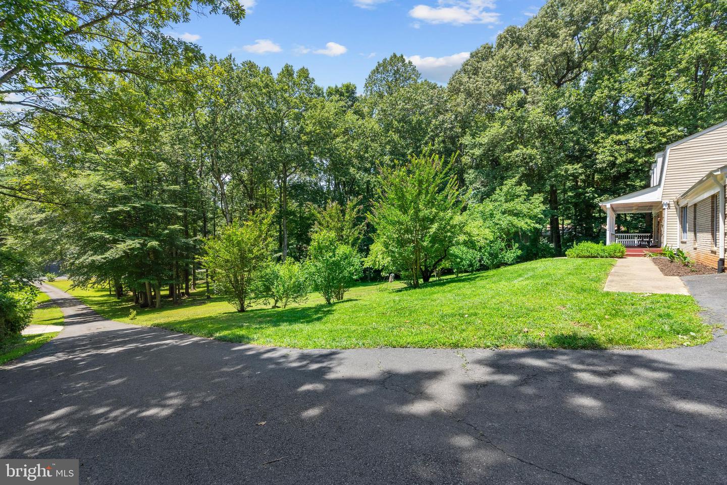 10418 ADEL RD, OAKTON, Virginia 22124, 4 Bedrooms Bedrooms, ,4 BathroomsBathrooms,Residential,For sale,10418 ADEL RD,VAFX2252430 MLS # VAFX2252430