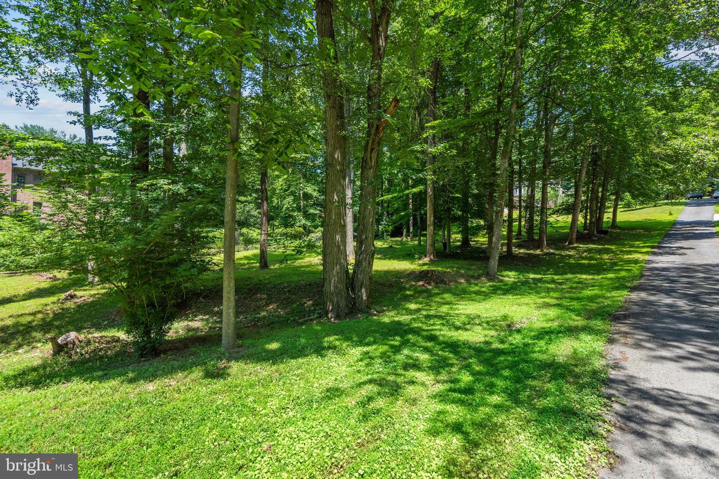 10418 ADEL RD, OAKTON, Virginia 22124, 4 Bedrooms Bedrooms, ,4 BathroomsBathrooms,Residential,For sale,10418 ADEL RD,VAFX2252430 MLS # VAFX2252430