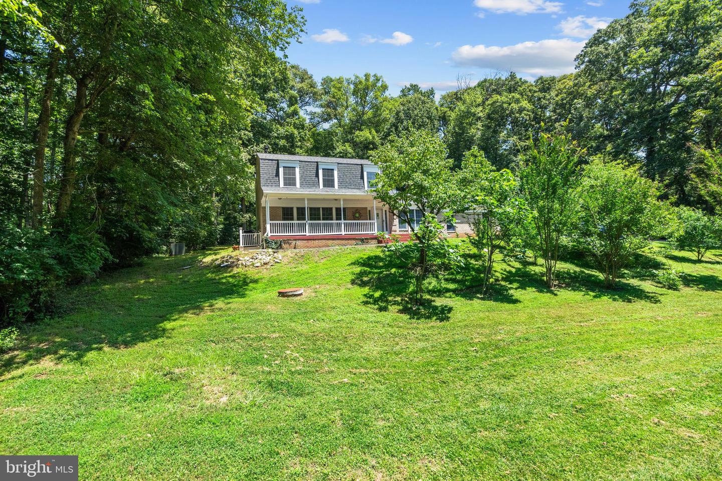 10418 ADEL RD, OAKTON, Virginia 22124, 4 Bedrooms Bedrooms, ,4 BathroomsBathrooms,Residential,For sale,10418 ADEL RD,VAFX2252430 MLS # VAFX2252430