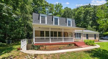 10418 ADEL RD, OAKTON, Virginia 22124, 4 Bedrooms Bedrooms, ,4 BathroomsBathrooms,Residential,For sale,10418 ADEL RD,VAFX2252430 MLS # VAFX2252430