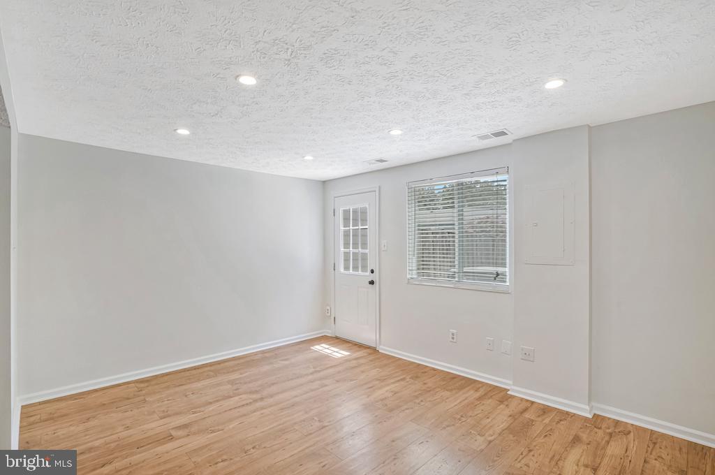 8549 BLUE ROCK LN, LORTON, Virginia 22079, 2 Bedrooms Bedrooms, ,1 BathroomBathrooms,Residential,For sale,8549 BLUE ROCK LN,VAFX2252432 MLS # VAFX2252432