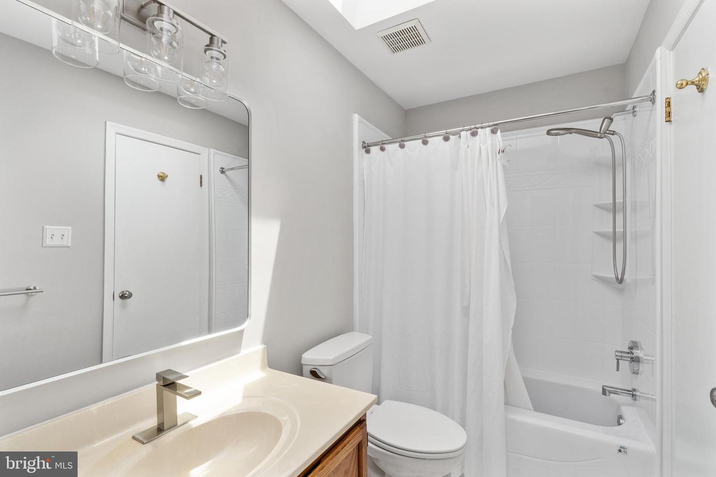 15091 HOLLEYSIDE DR, DUMFRIES, Virginia 22025, 3 Bedrooms Bedrooms, ,2 BathroomsBathrooms,Residential,For sale,15091 HOLLEYSIDE DR,VAPW2098170 MLS # VAPW2098170