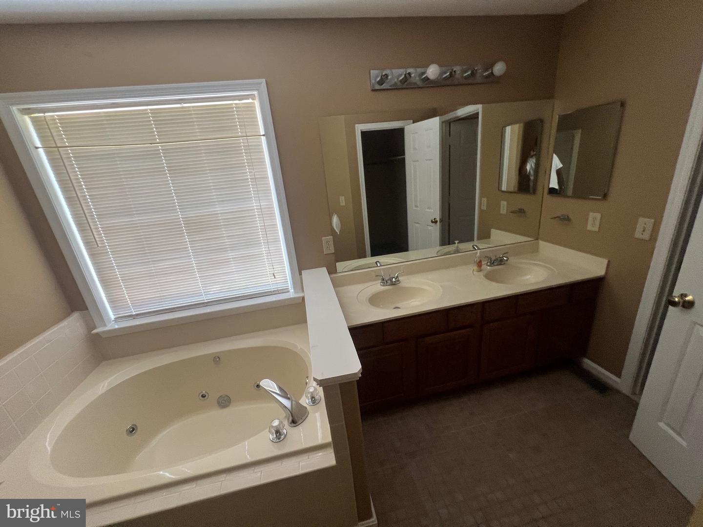 2011 SIERRA DR, FREDERICKSBURG, Virginia 22405, 4 Bedrooms Bedrooms, ,3 BathroomsBathrooms,Residential,For sale,2011 SIERRA DR,VAST2040334 MLS # VAST2040334