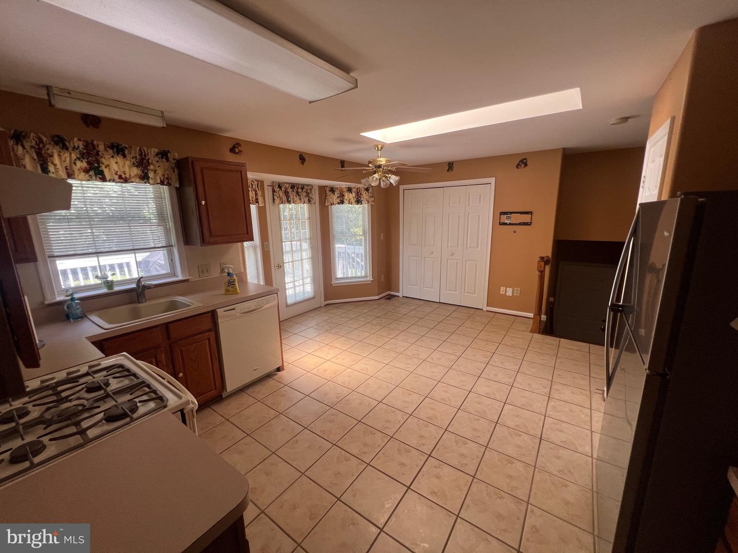 2011 SIERRA DR, FREDERICKSBURG, Virginia 22405, 4 Bedrooms Bedrooms, ,3 BathroomsBathrooms,Residential,For sale,2011 SIERRA DR,VAST2040334 MLS # VAST2040334