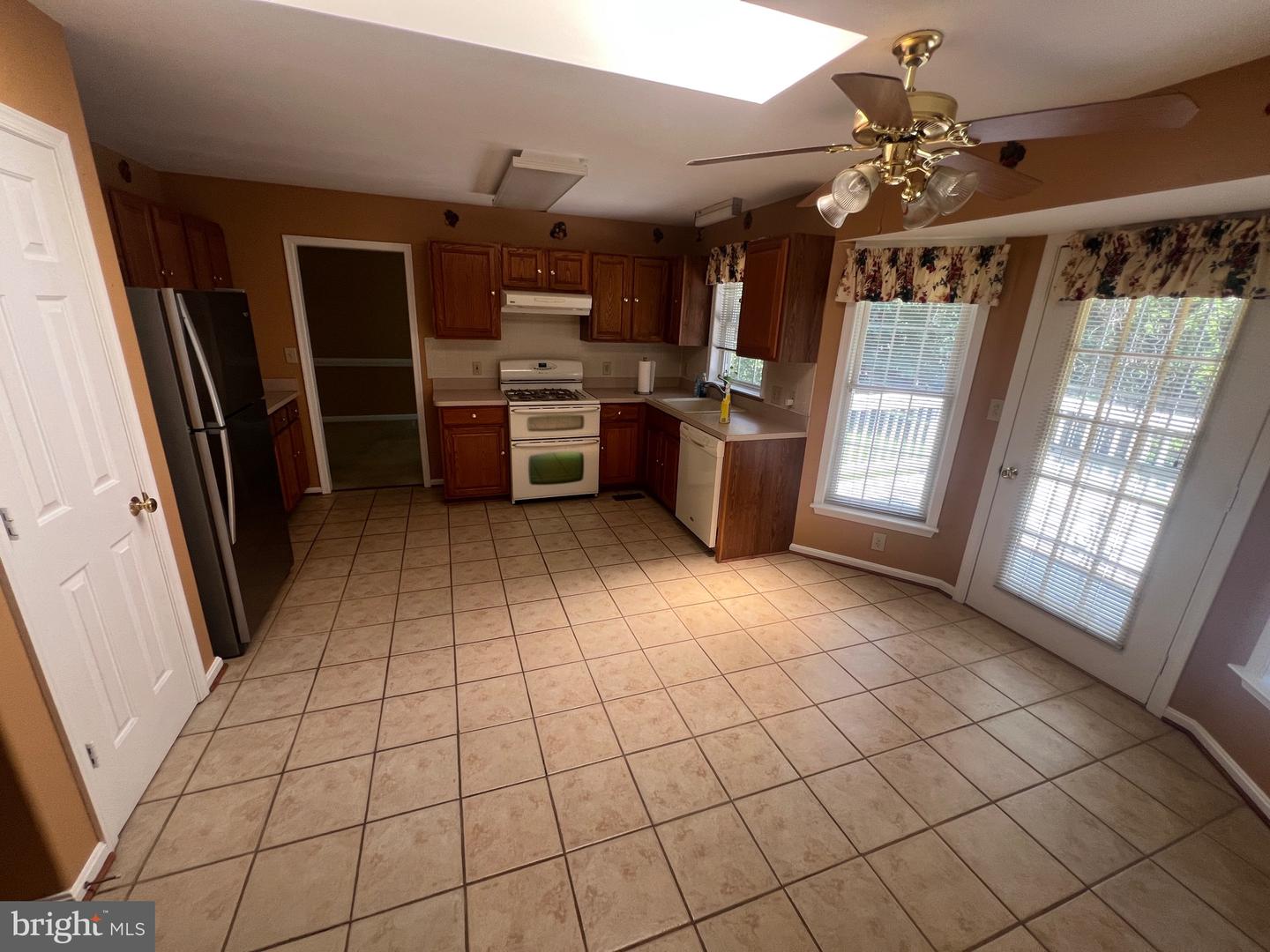 2011 SIERRA DR, FREDERICKSBURG, Virginia 22405, 4 Bedrooms Bedrooms, ,3 BathroomsBathrooms,Residential,For sale,2011 SIERRA DR,VAST2040334 MLS # VAST2040334