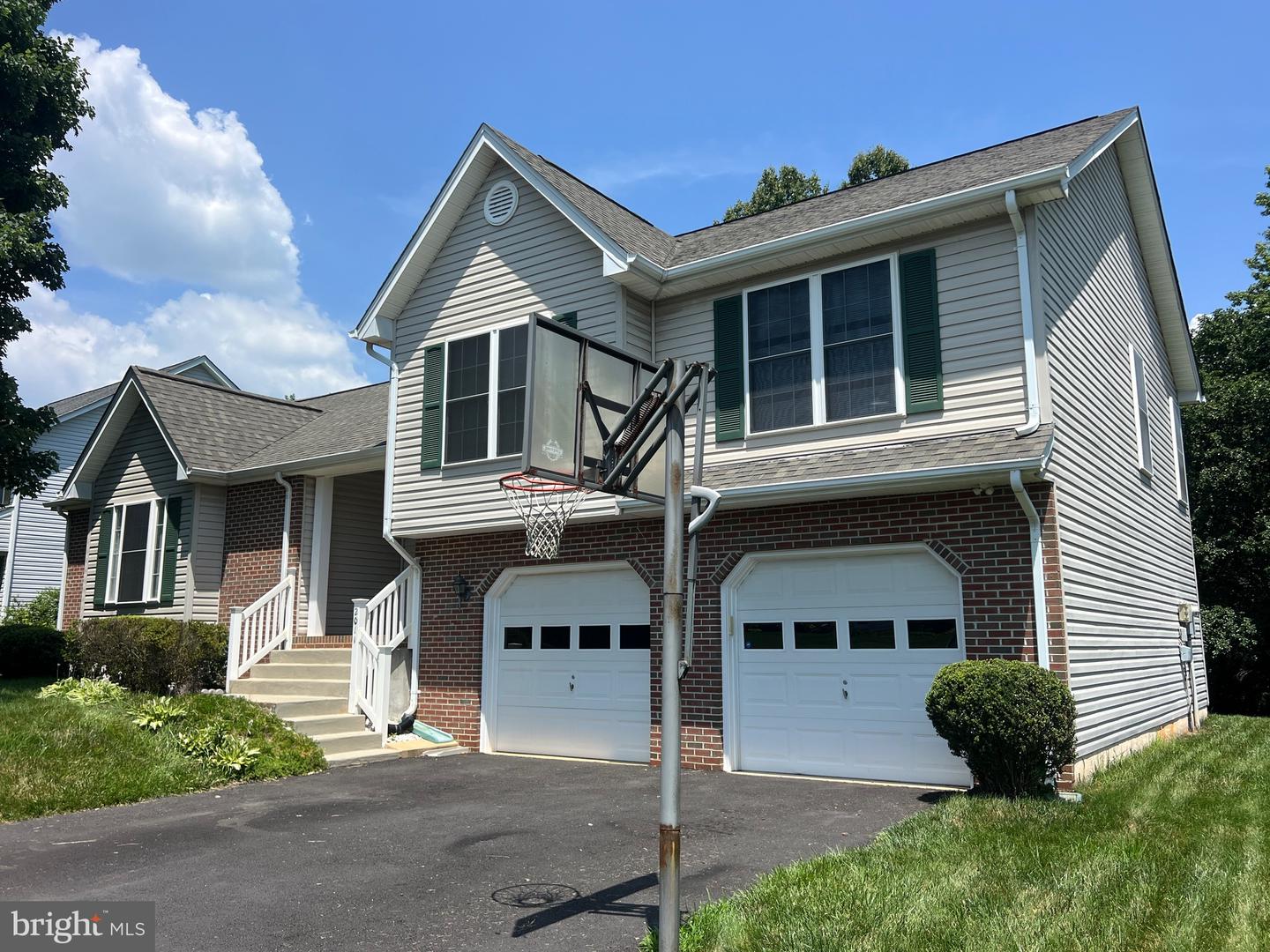 2011 SIERRA DR, FREDERICKSBURG, Virginia 22405, 4 Bedrooms Bedrooms, ,3 BathroomsBathrooms,Residential,For sale,2011 SIERRA DR,VAST2040334 MLS # VAST2040334