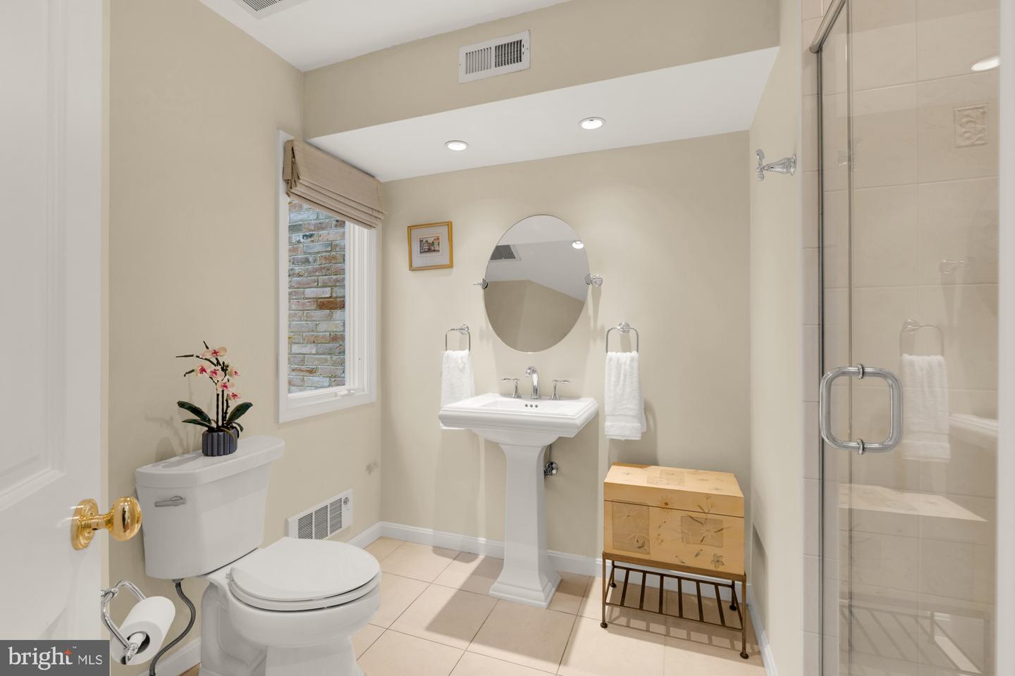 624 S PITT ST #1/2, ALEXANDRIA, Virginia 22314, 3 Bedrooms Bedrooms, ,2 BathroomsBathrooms,Residential,For sale,624 S PITT ST #1/2,VAAX2047030 MLS # VAAX2047030