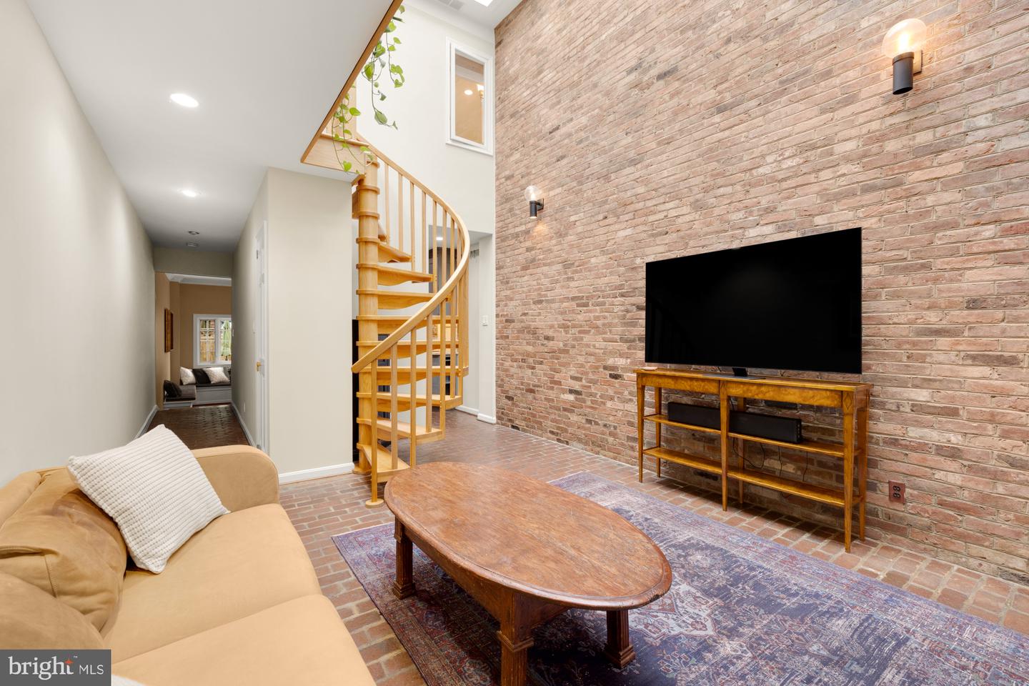 624 S PITT ST #1/2, ALEXANDRIA, Virginia 22314, 3 Bedrooms Bedrooms, ,2 BathroomsBathrooms,Residential,For sale,624 S PITT ST #1/2,VAAX2047030 MLS # VAAX2047030
