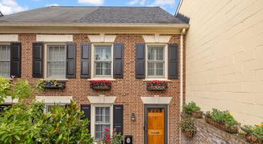 624 S PITT ST #1/2, ALEXANDRIA, Virginia 22314, 3 Bedrooms Bedrooms, ,2 BathroomsBathrooms,Residential,For sale,624 S PITT ST #1/2,VAAX2047030 MLS # VAAX2047030