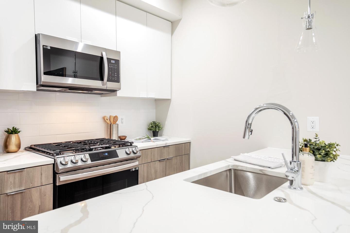 1421 SPRING RD NW #101, WASHINGTON, District Of Columbia 20010, 2 Bedrooms Bedrooms, ,1 BathroomBathrooms,Residential,For sale,1421 SPRING RD NW #101,DCDC2208246 MLS # DCDC2208246