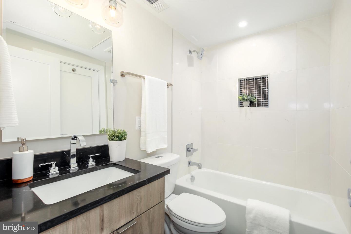 1421 SPRING RD NW #101, WASHINGTON, District Of Columbia 20010, 2 Bedrooms Bedrooms, ,1 BathroomBathrooms,Residential,For sale,1421 SPRING RD NW #101,DCDC2208246 MLS # DCDC2208246