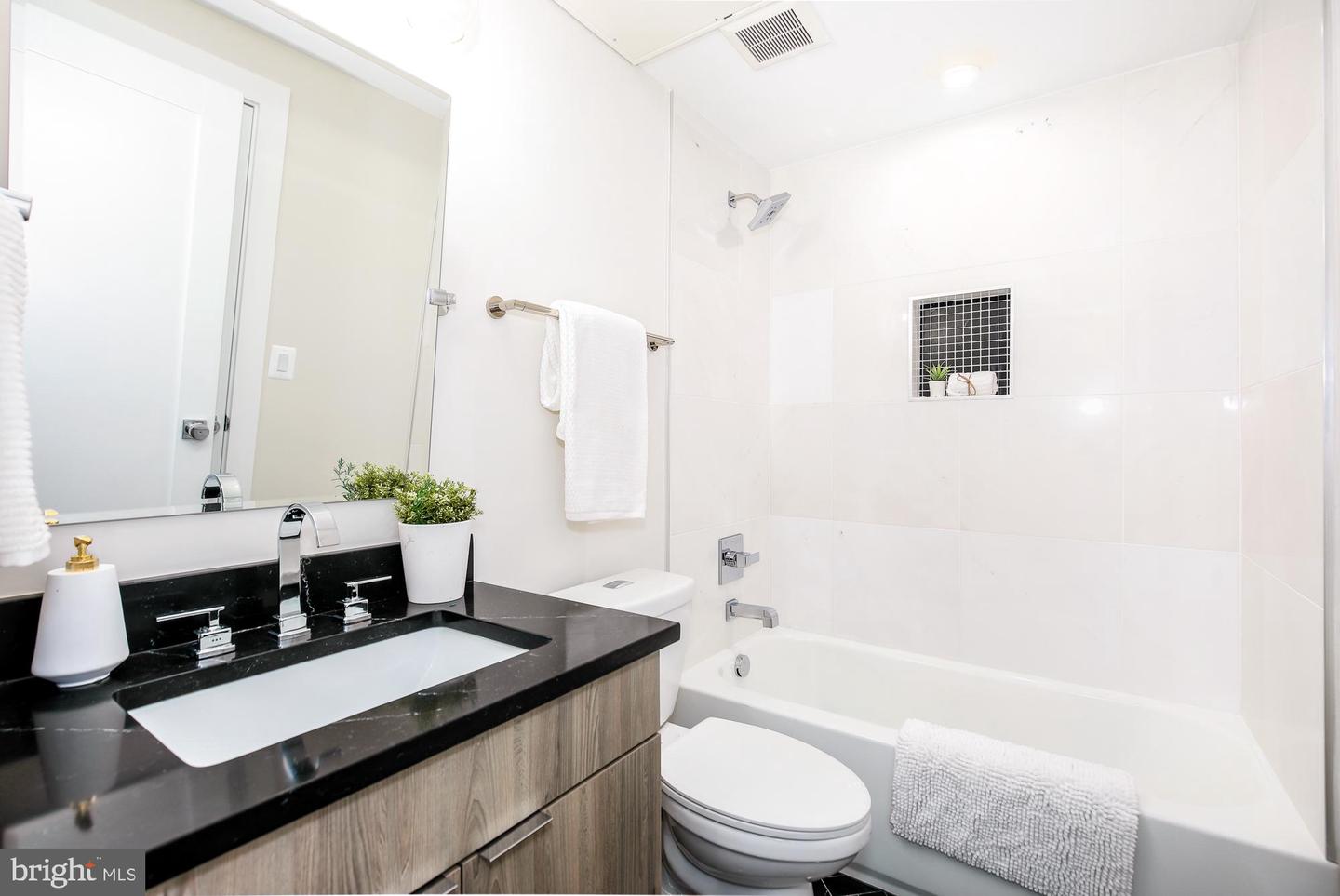 1421 SPRING RD NW #204, WASHINGTON, District Of Columbia 20010, 1 Bedroom Bedrooms, ,1 BathroomBathrooms,Residential,For sale,1421 SPRING RD NW #204,DCDC2208250 MLS # DCDC2208250