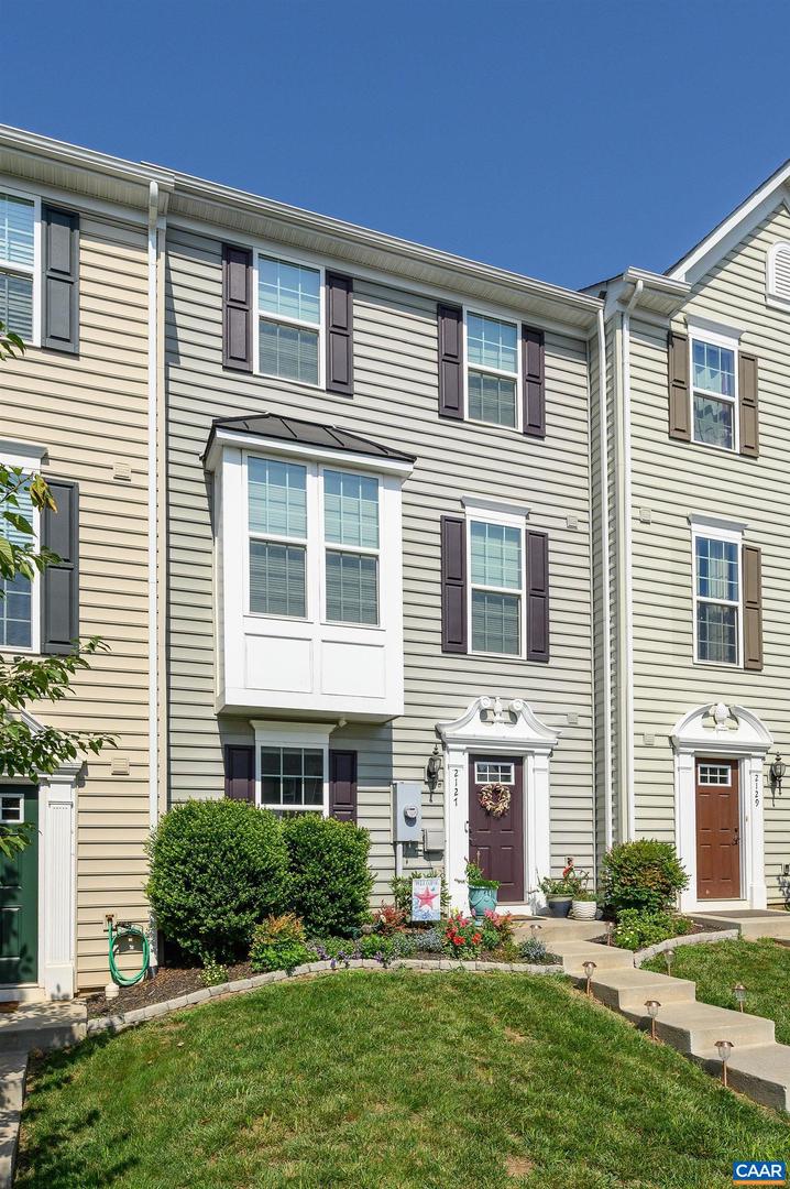 2127 ELM TREE KNOLL, CHARLOTTESVILLE, Virginia 22911, 3 Bedrooms Bedrooms, ,2 BathroomsBathrooms,Residential,For sale,2127 ELM TREE KNOLL,666214 MLS # 666214