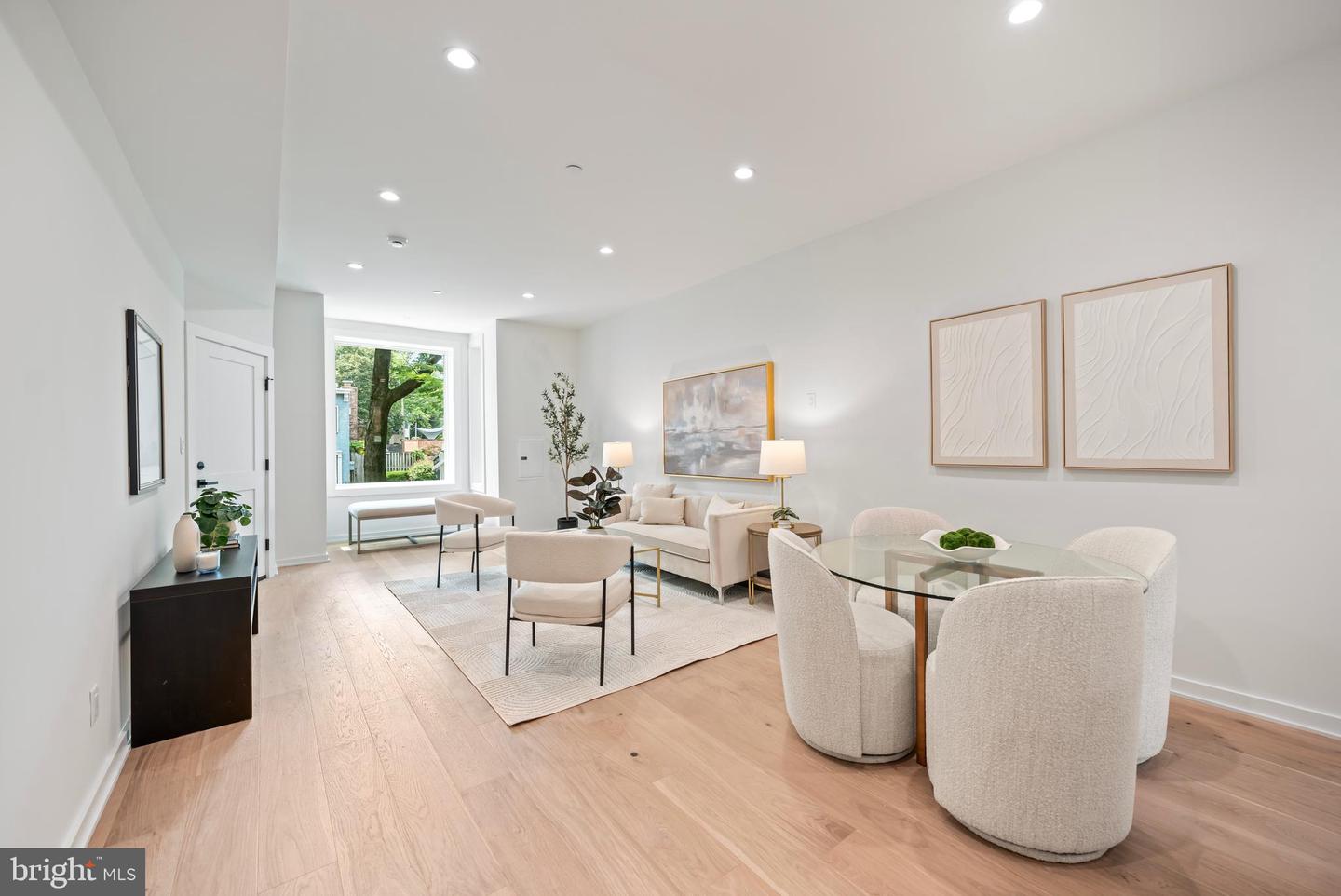131 11TH ST NE #2, WASHINGTON, District Of Columbia 20002, 2 Bedrooms Bedrooms, 5 Rooms Rooms,1 BathroomBathrooms,Residential,For sale,131 11TH ST NE #2,DCDC2208270 MLS # DCDC2208270